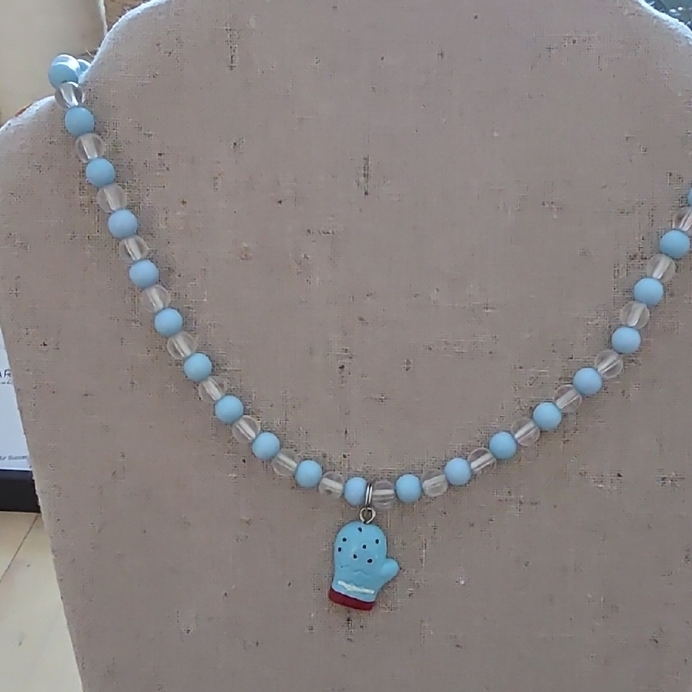 🧤Little Girls Blue Beaded Necklace with Mitten Charm🧤